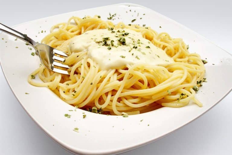 SPAGHETTI AL MIELE DI ACACIA, PECORINO E RICOTTA