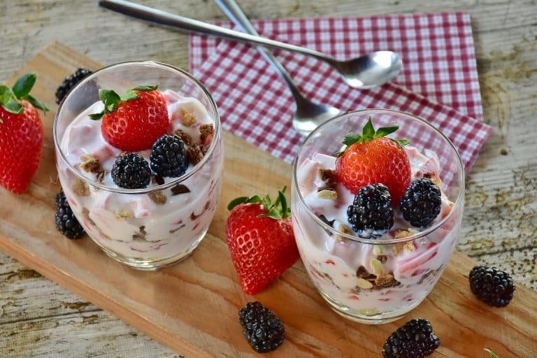 COPPA DI RICOTTA CON MIELE E FRUTTA