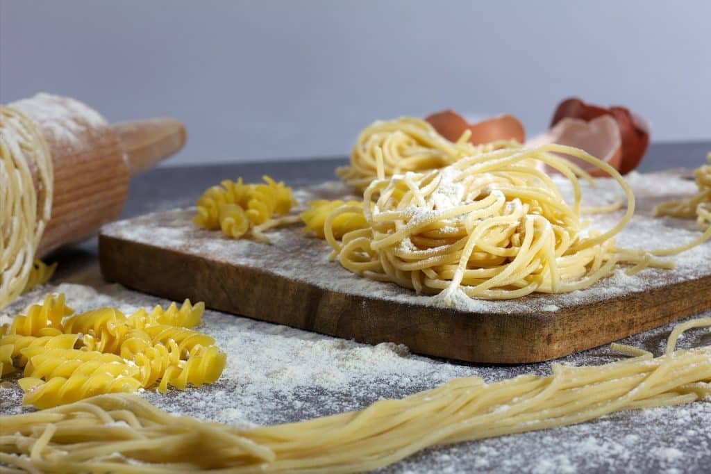 SPAGHETTI AL MIELE DI ACACIA, PECORINO E RICOTTA