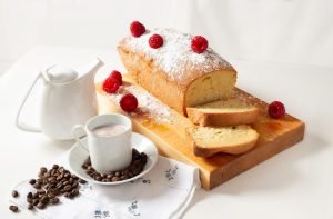 PLUMCAKE ALLE NOCI CON YOGURT E MIELE