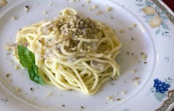 PASTA CON MIELE, NOCI E SPEZIE